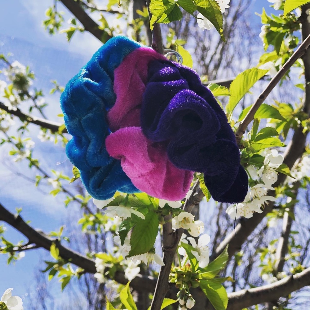 Velvet scrunches